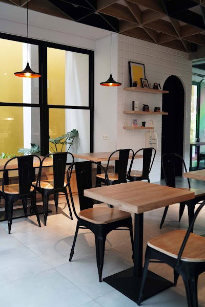 Cecemuwe Cafe and Space - Senayan