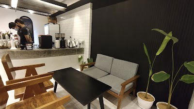 Naku Cafe - Coffee & Co-Working Space